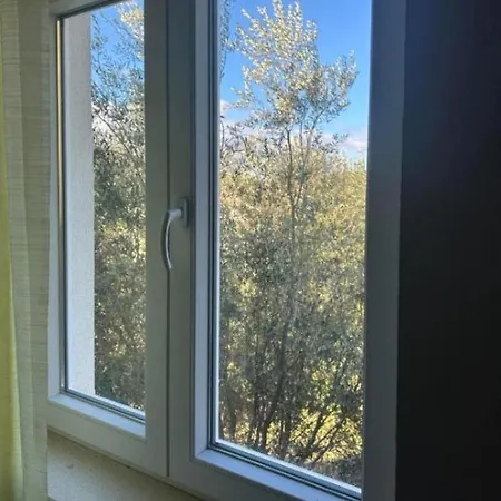 Peaceful Oasis With Sea View And Parking Spor